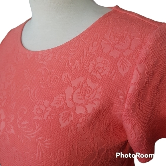 Mandy Evans Coral Rose Embossed Short Sleeved Top - Picture 3 of 10